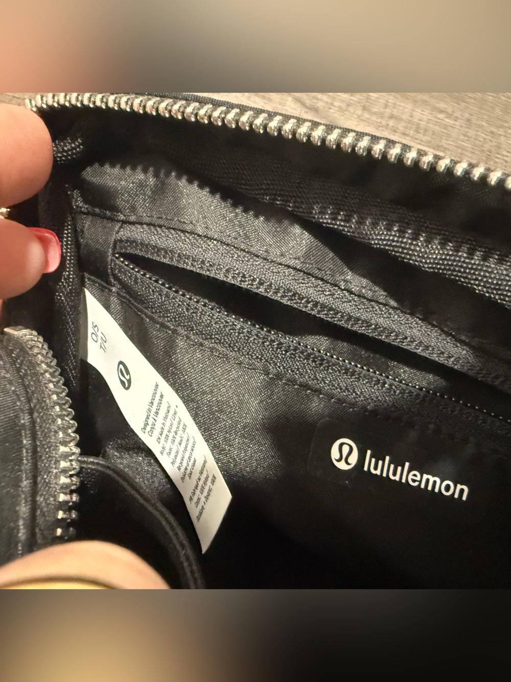 lululemon athletica Black Double-Zip Everywhere Belt Bag Black - Picture 6 of 10
